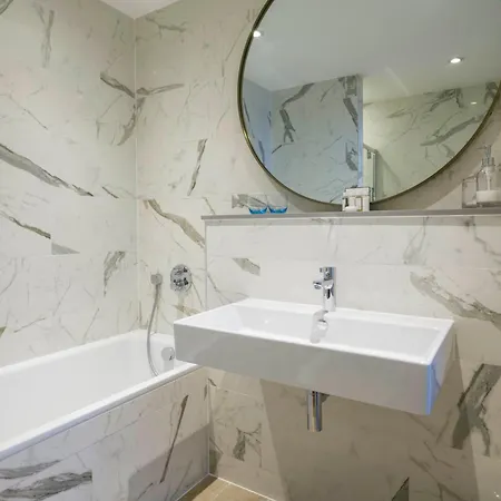 Отель Harbour 4*
